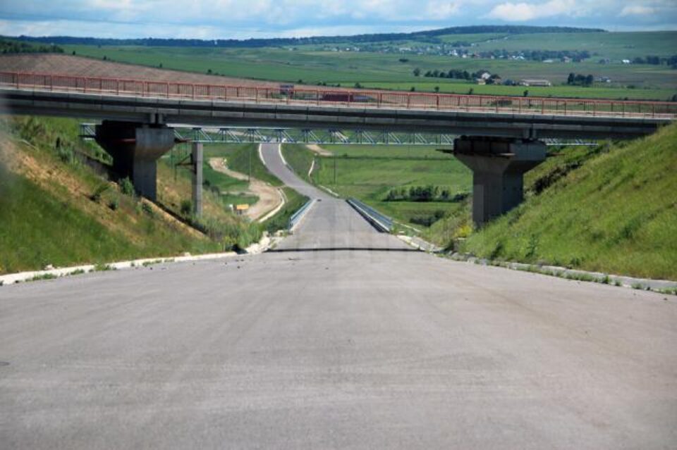 Lucrările reluate la șoseaua de centură înaintează în ritm de melc