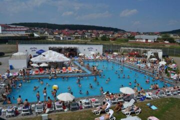 Piscina Capitoliu Garden se deschide pe 6 iunie, iar copiii vor avea acces gratuit în acea zi