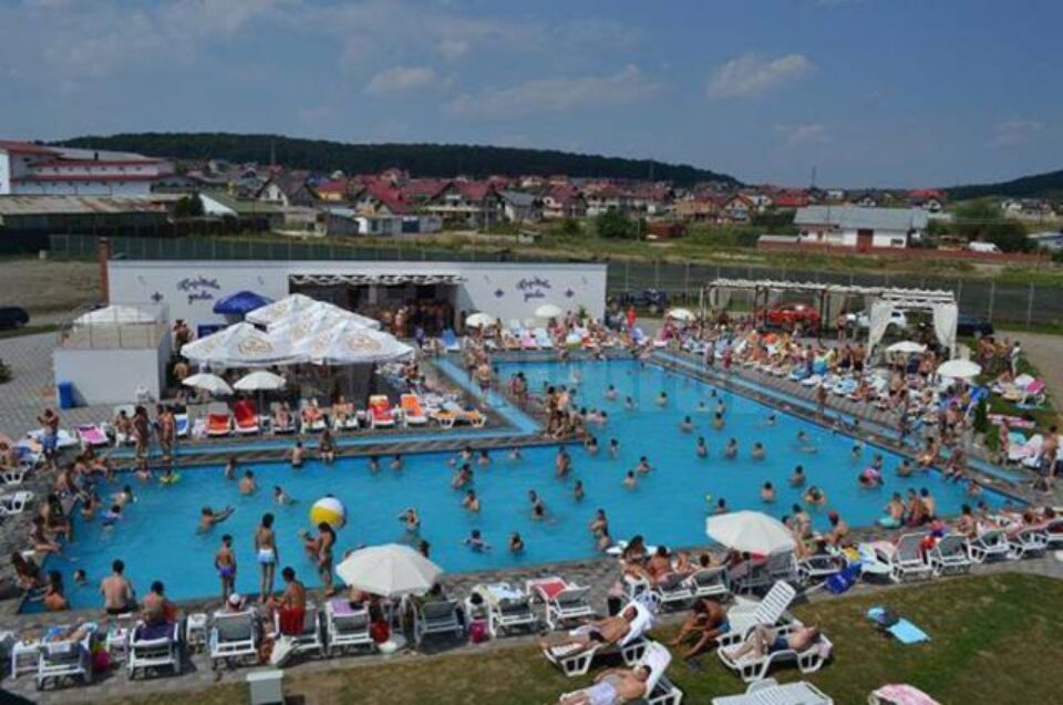 Piscina Capitoliu Garden se deschide pe 6 iunie, iar copiii vor avea acces gratuit în acea zi