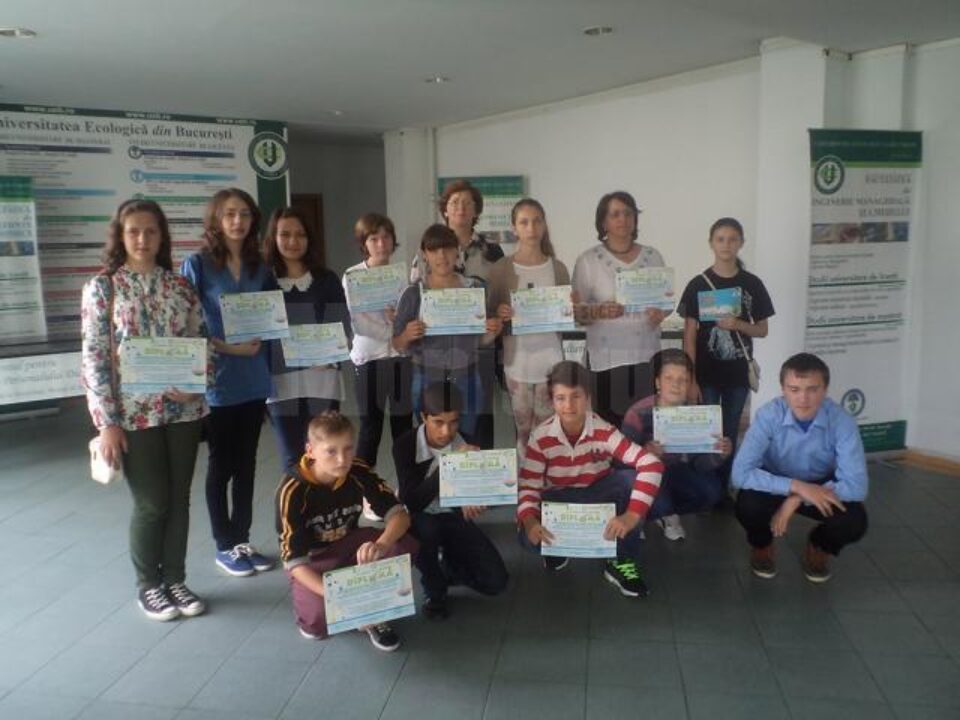 Elevii școlilor din Salcea, premiați în cadrul unui concurs național pe teme ecologice Elevii școlilor din Salcea, premiați în cadrul unui concurs național pe teme ecologice