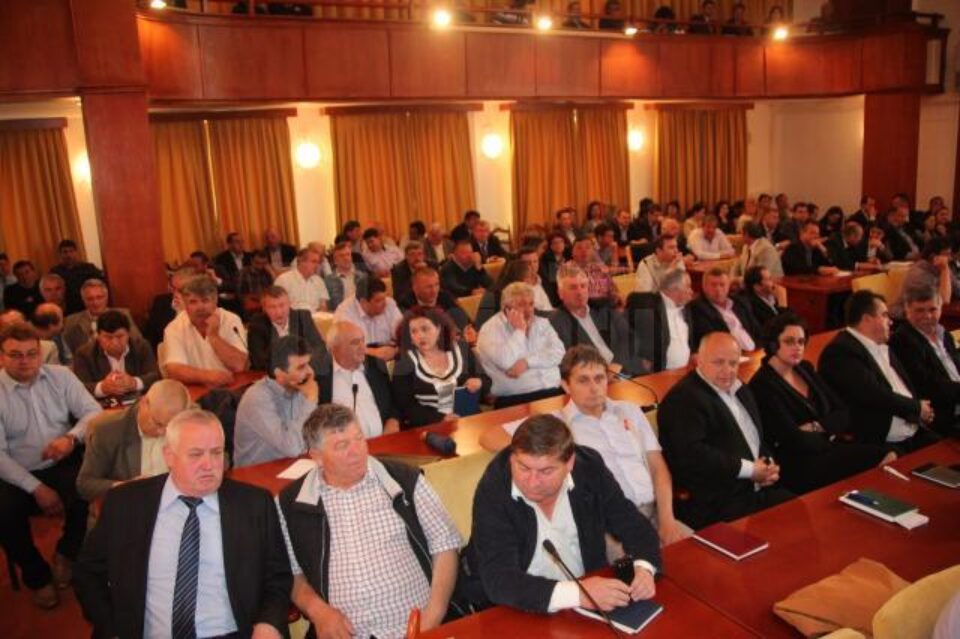 Vicepremierul și ministrul Dezvoltării Regionale a participat în cursul zilei de joi la o întâlnire cu majoritatea primarilor și parlamentarilor suceveni Vicepremierul și ministrul Dezvoltării Regionale a participat în cursul zilei de joi la o întâlnire cu majoritatea primarilor și parlamentarilor suceveni