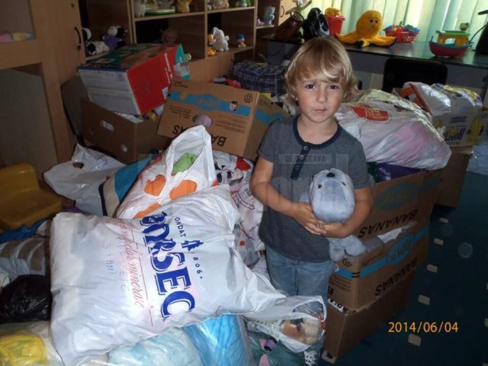 ,,Deschide ochii, deschide inima, ajută-ți aproapele!”, program derulat de preșcolarii de la ,,Gulliver” și ,,ABC”