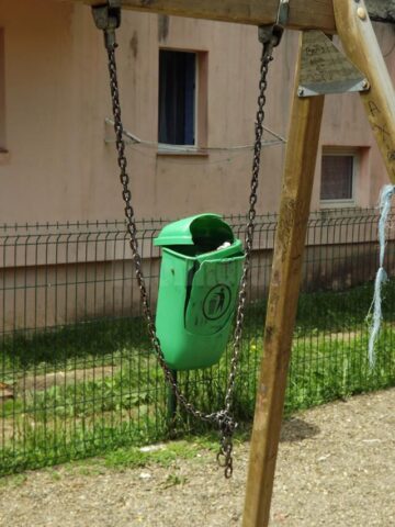 Locurile de joacă de coșmar din cartierul sucevean cu cel mai mare număr de copii