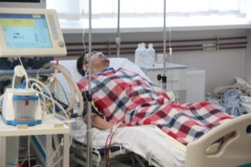 Un tânăr în vârstă de 29 de ani a ajuns vineri dimineață la Spitalul Județean, după ce a fost împușcat de polițiști
