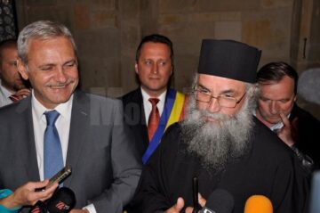 Ordinul de începere a lucrărilor de restaurare a Mănăstirii Putna, dat în prezența vicepremierului Liviu Dragnea
