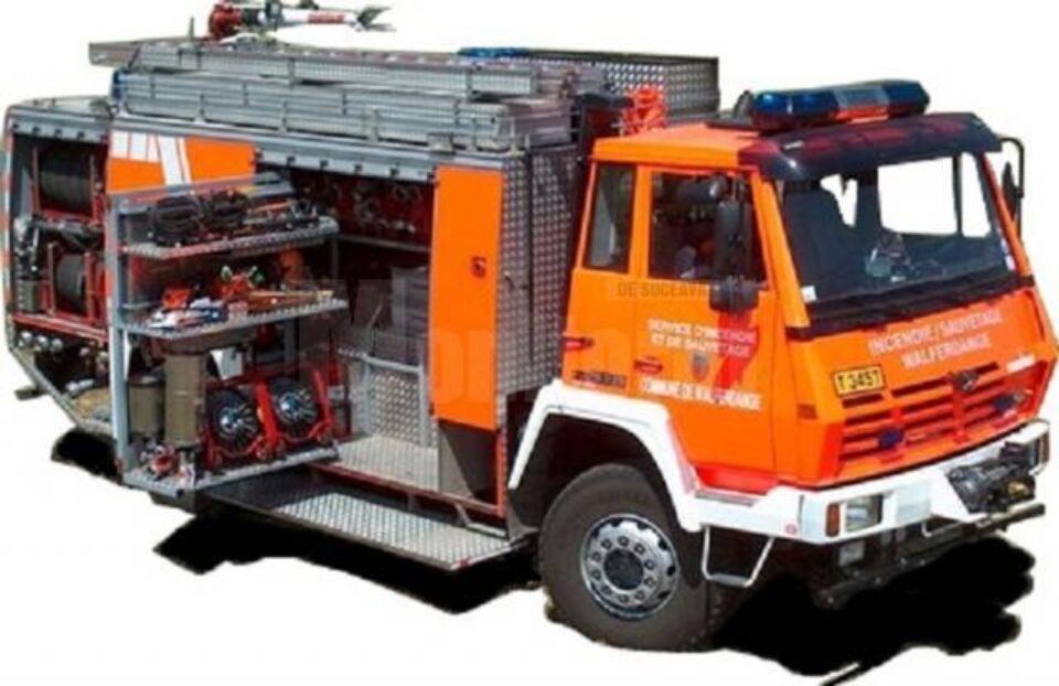 Mașină de stins incendii de la o fundație din Luxemburg, pentru orașul Broșteni