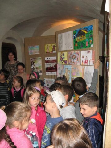 Parte din lucrările premiate la Expoziția-concurs „Vis de copil în casa bunicilor”