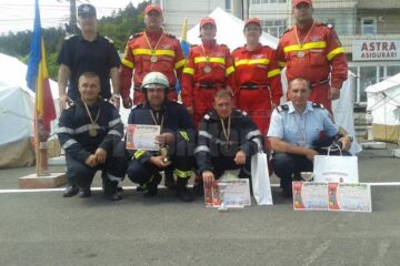 Membrii echipei ISU Suceava, care s-a clasat pe locul III la cele două probe
