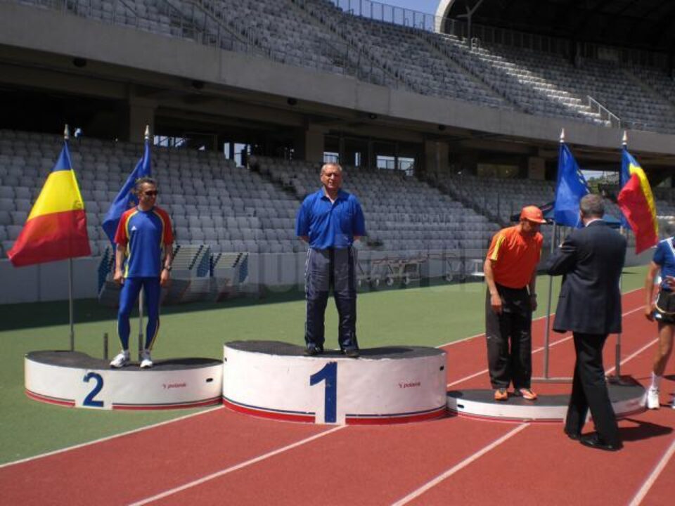 Suceveanul a terminat primul proba de cros 3000 de metri, deși are o vârstă mult peste media celor cu care s-a întrecut Suceveanul a terminat primul proba de cros 3000 de metri, deși are o vârstă mult peste media celor cu care s-a întrecut