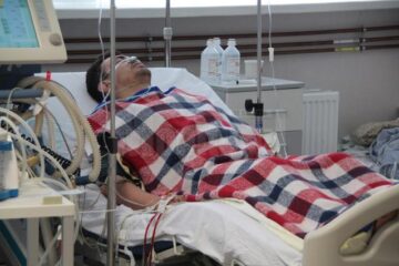 Suspectul se afla vineri în Reanimarea Spitalului Județean, după ce a fost operat de urgență