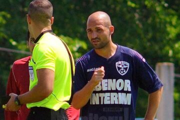 Mircea Negru a marcat toate cele 4 goluri ale Rapidului și a terminat pe locul trei în clasamentul golgheterilor, cu 14 reușite