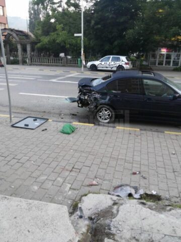 Autoturismul acroșat de Fordul scăpat de sub control