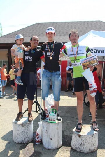 Peste 230 de iubitori ai ciclismului au luat startul la maratonul de la Dragomirna