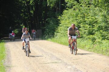 Peste 230 de iubitori ai ciclismului au luat startul la maratonul de la Dragomirna