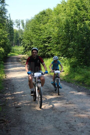 Peste 230 de iubitori ai ciclismului au luat startul la maratonul de la Dragomirna