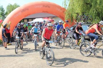 Peste 230 de iubitori ai ciclismului au luat startul la maratonul de la Dragomirna