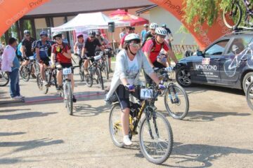 Peste 230 de iubitori ai ciclismului au luat startul la maratonul de la Dragomirna