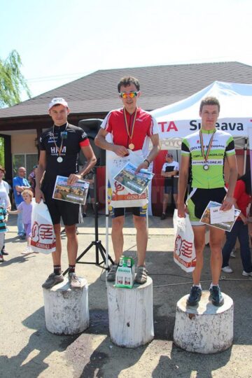 Peste 230 de iubitori ai ciclismului au luat startul la maratonul de la Dragomirna