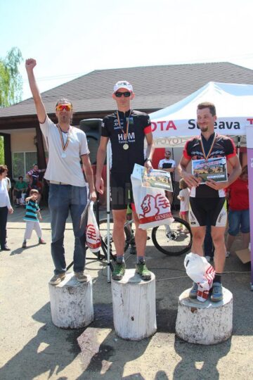 Peste 230 de iubitori ai ciclismului au luat startul la maratonul de la Dragomirna