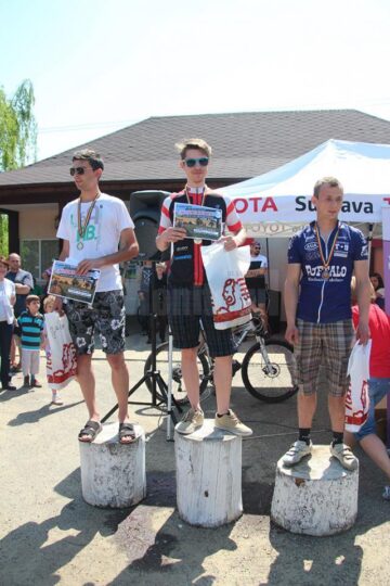 Peste 230 de iubitori ai ciclismului au luat startul la maratonul de la Dragomirna