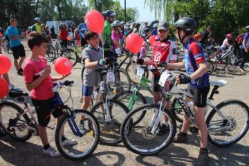 Peste 230 de iubitori ai ciclismului au luat startul la maratonul de la Dragomirna
