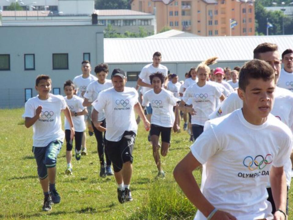 Crosul Olimpic Județean s-a bucurat de o participare numeroasă