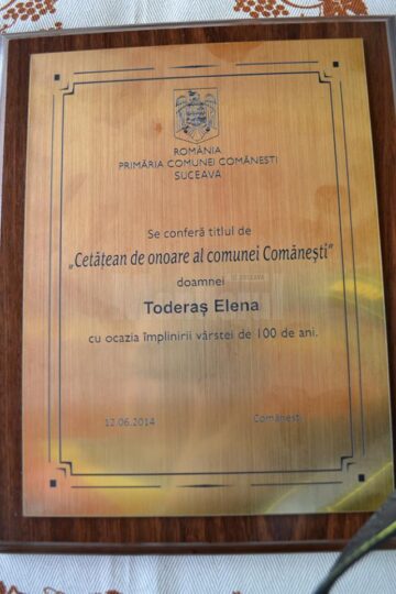 O femeie din Comănești, aniversată la un secol de viață