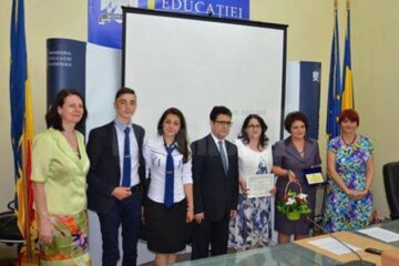 Ministrul Educației, Remus Pricopie, alături de delegația Colegiului „Mihai Băcescu”