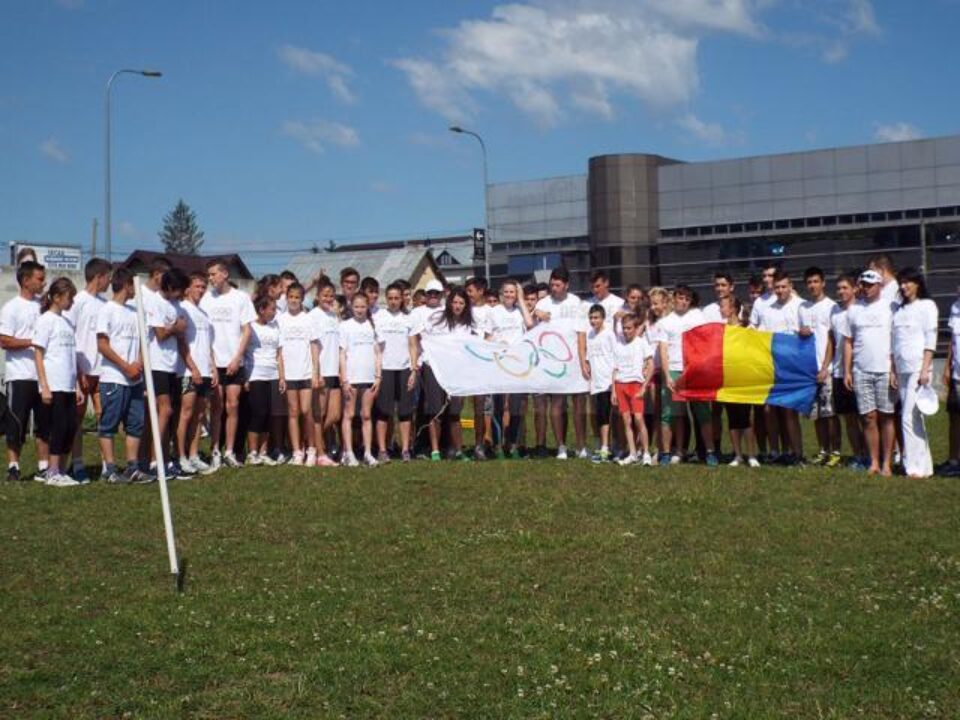Crosul Olimpic Județean s-a bucurat de o participare numeroasă