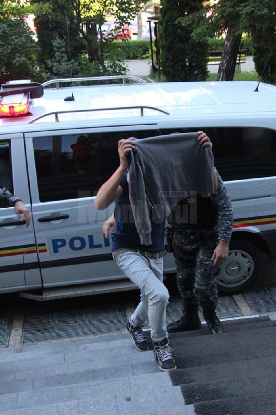 La DIICOT au fost aduși ieri pentru a fi audiați 5 suspecți și 9 martori în dosar