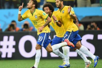 Neymar și colegii săi se bucură pentru victoria Braziliei