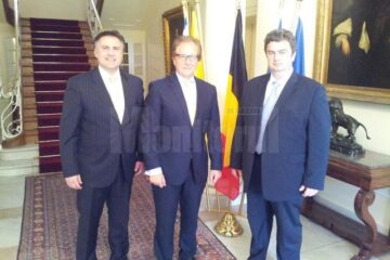 Nechifor alături de guvernatorul Bernard Caprasse și ambasadorul Ștefan Tinca