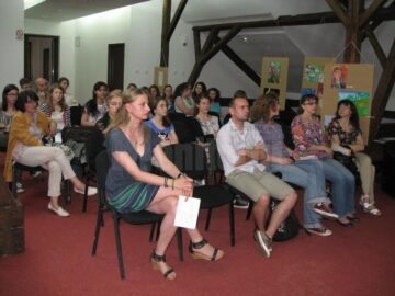 Artă plastică și scriere creativă, la Casa Prieteniei din municipiul Suceava
