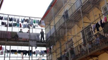 Aruncați în fostul orfelinat de la Siret de propriile familii, peste 100 de adulți-copii au învățat să trăiască