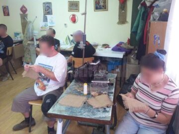 Aruncați în fostul orfelinat de la Siret de propriile familii, peste 100 de adulți-copii au învățat să trăiască