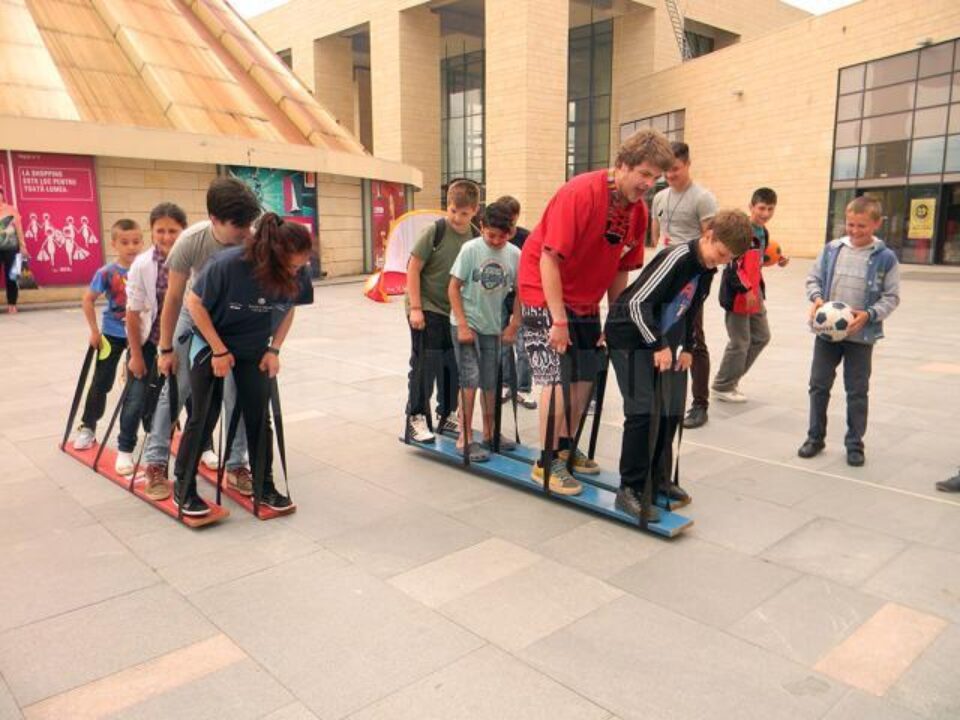 Peste 200 de tineri au participat la Festivalul „Family Olympics - Bucurie în Mișcare”