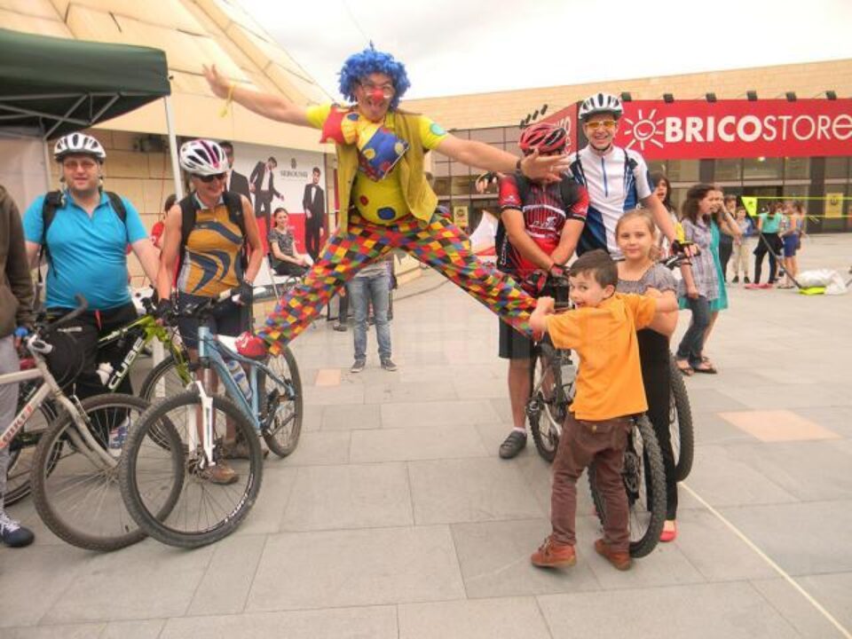 Peste 200 de tineri au participat la Festivalul „Family Olympics - Bucurie în Mișcare”