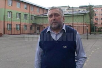Directorul Școlii Gimnaziale nr.10, Dumitru Chiuariu