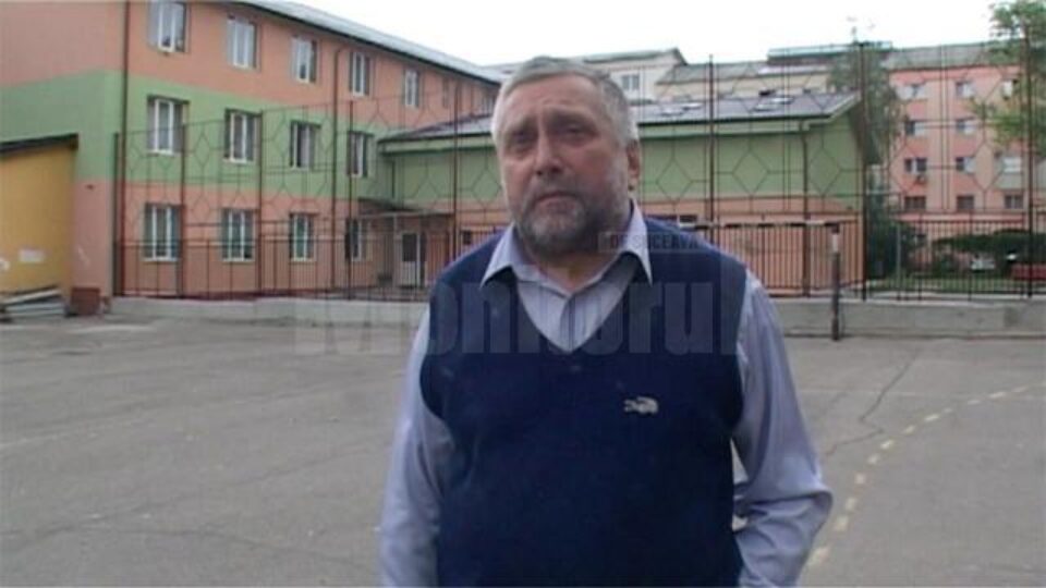 Directorul Școlii Gimnaziale nr.10, Dumitru Chiuariu