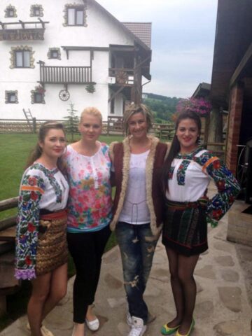 Soții Laurențiu Reghecampf și Ana Maria Prodan au fost tratați regește la pensiunea lui Filuță. Foto: FaceBook