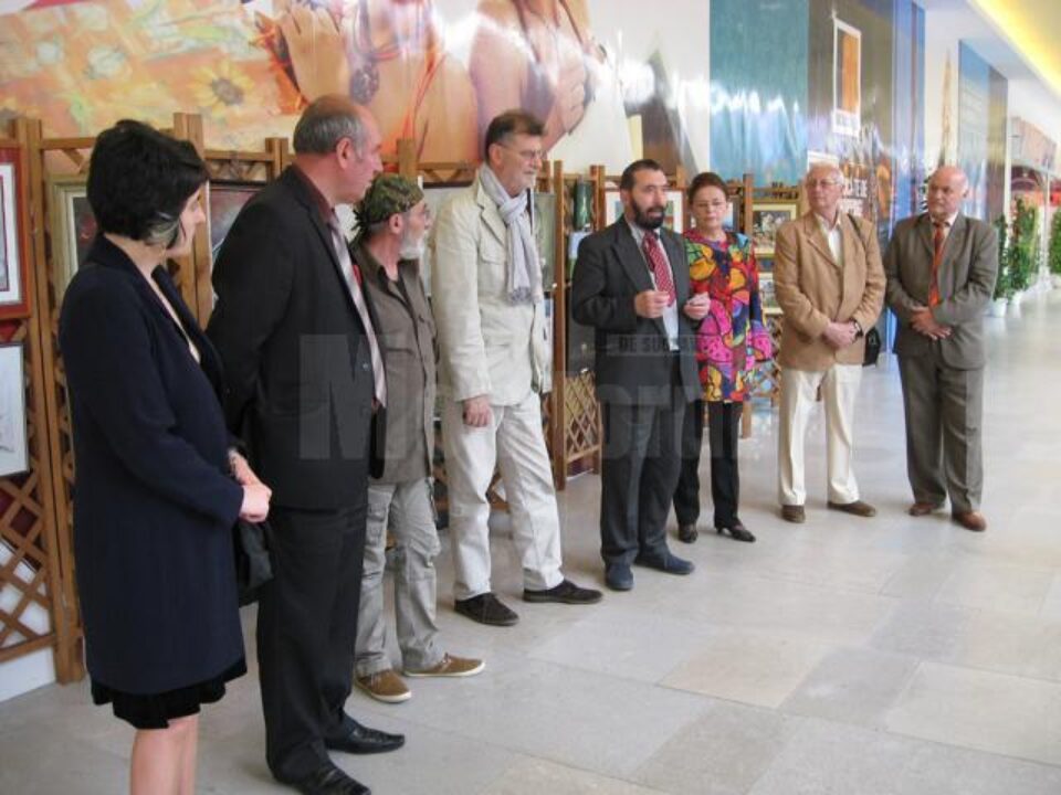 Vernisajul Salonului de primăvară-vară al artiștilor plastici amatori din județul Suceava