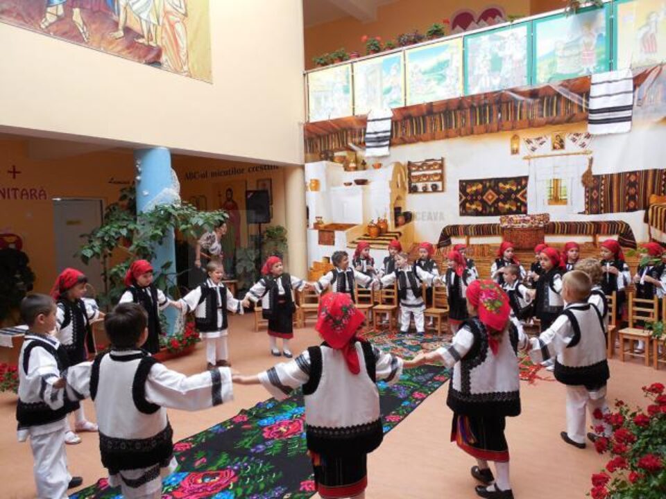 Preșcolarii de la Grădinița „Sfântul Ioan cel Nou“ din Suceava, la șezătoare