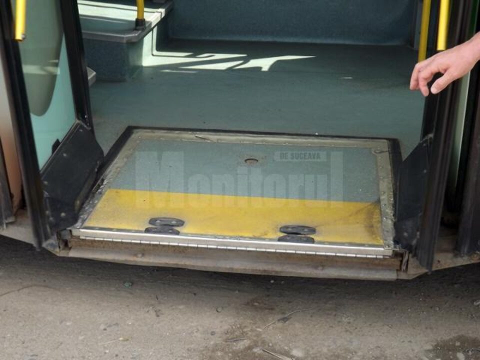 Rampa nu mai poate fi folosită deoarece ușile nu se deschid complet