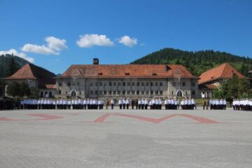 Ceremonia de închidere a anului școlar 2013-2014 la Colegiul Militar „Ștefan cel Mare” Câmpulung Moldovenesc