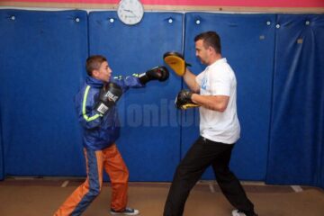 Sebastian Alucăi și Andu Vornicu se antrenează asiduu în sala de sport