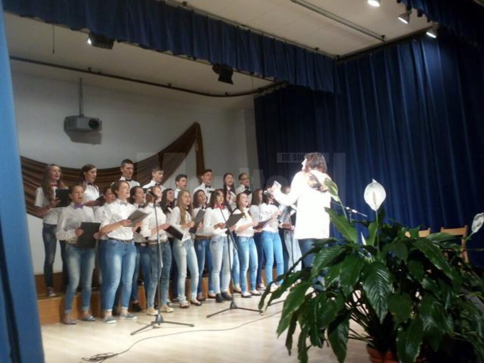 Concurs de interpretare de cântece în diverse limbi, la Universitatea „Ștefan cel Mare” din Suceava