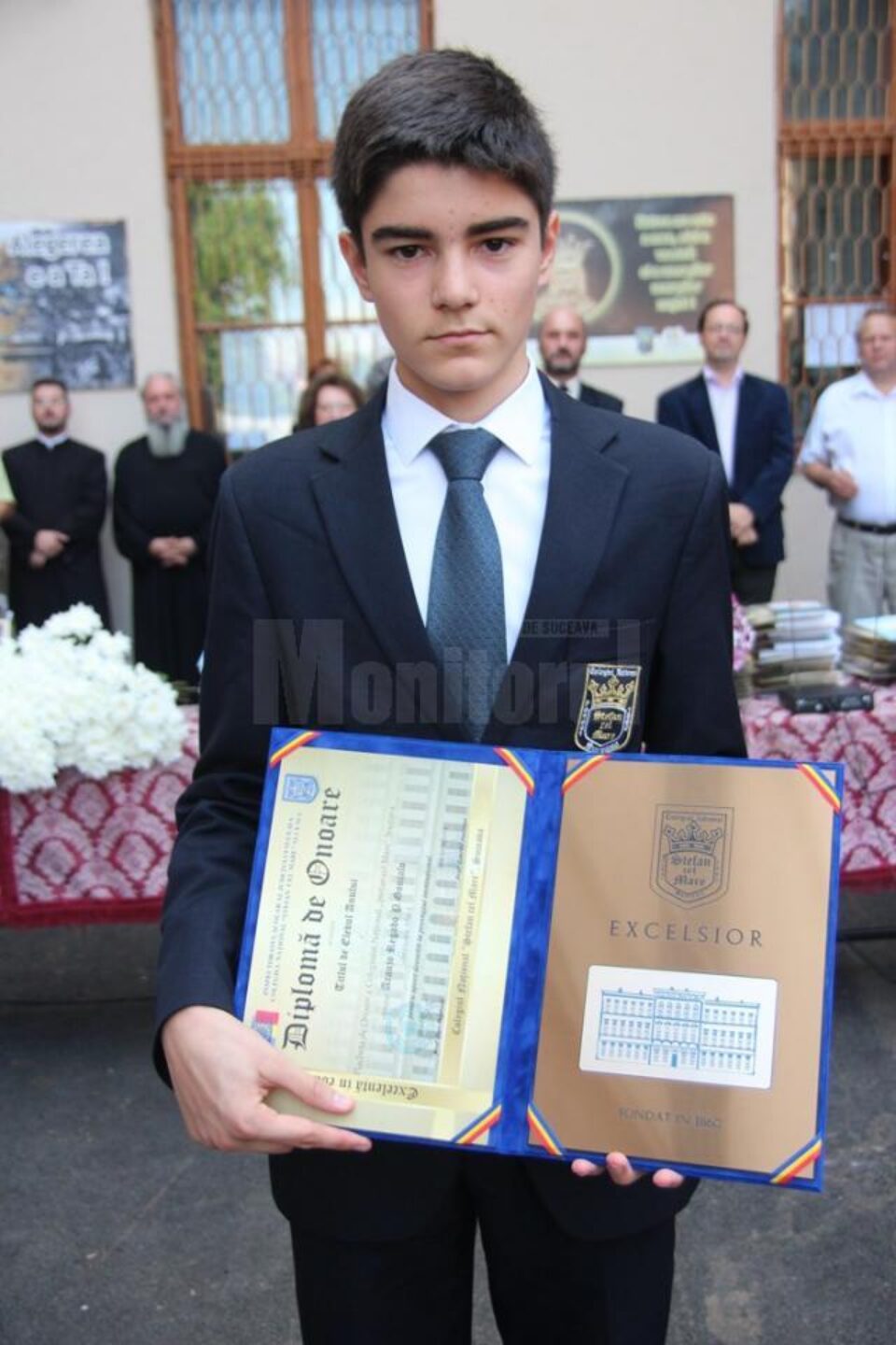 „Elevul ștefanist al anului” a fost desemnat Araujo Regado Goncalo, care a primit o diplomă de excelență și o plachetă de onoare din partea conducerii colegiului „Elevul ștefanist al anului” a fost desemnat Araujo Regado Goncalo, care a primit o diplomă de excelență și o plachetă de onoare din partea conducerii colegiului