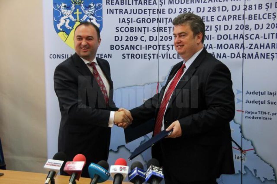 Nechifor și Adomniței au semnat asocierea între Consiliile Județene Suceava și Iași pentru modernizarea a 168 de km de drumuri