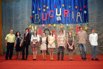 Distincții și premii în bani pentru elevii de elită ai CN Petru Rareș