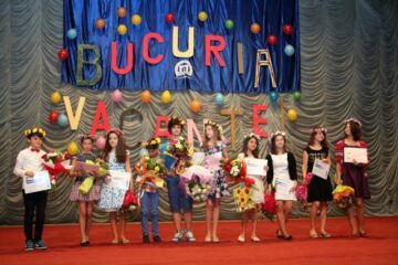 Distincții și premii în bani pentru elevii de elită ai CN Petru Rareș